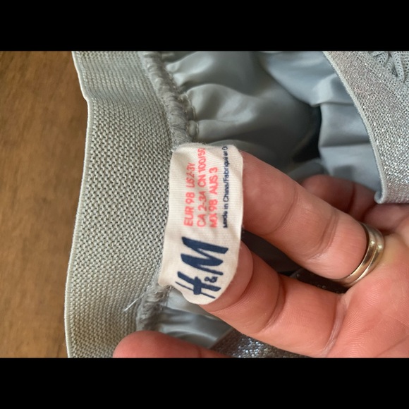 EUC H&M tulle layered skirt Grey, sz 2-3Y - Picture 2 of 3